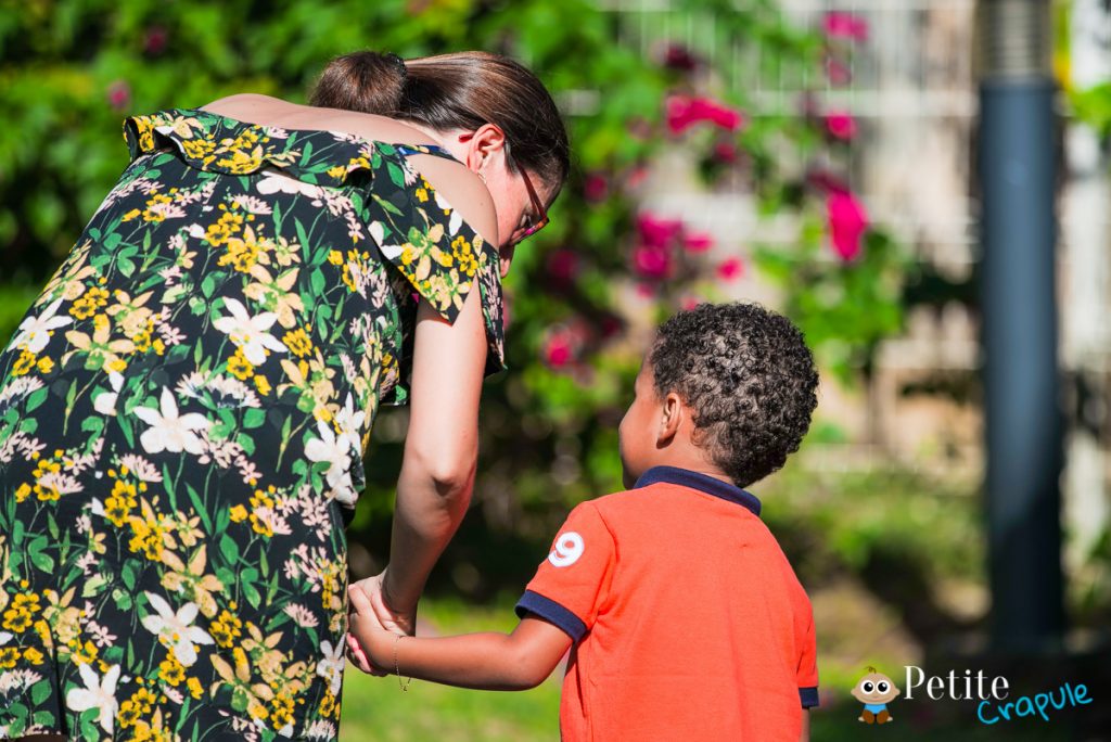 Une éducation positive passe par se mettre à hauteur des enfants