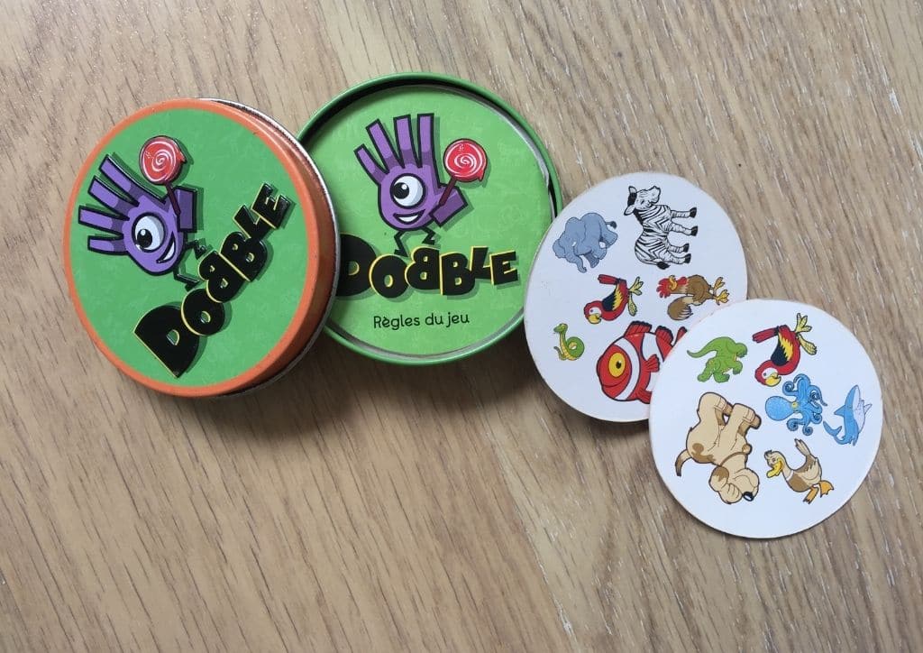 Le dobble, un jeu de carte adapté à la vie nomade