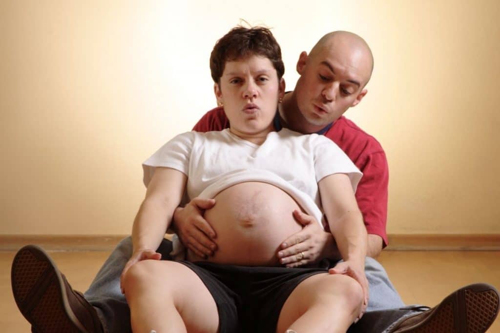 S'exercer à la respiration en prévision d'un accouchement naturel