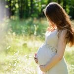 Pose classique d'un shooting enceinte