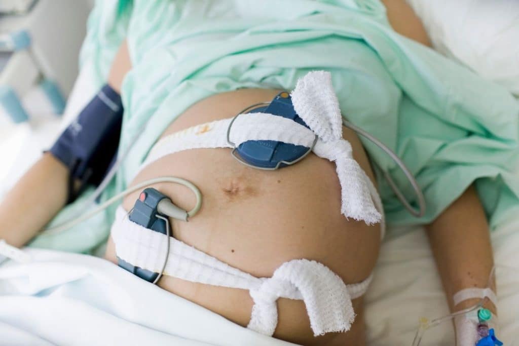 monitoring du bebe à la fin du neuvième mois de grossesse