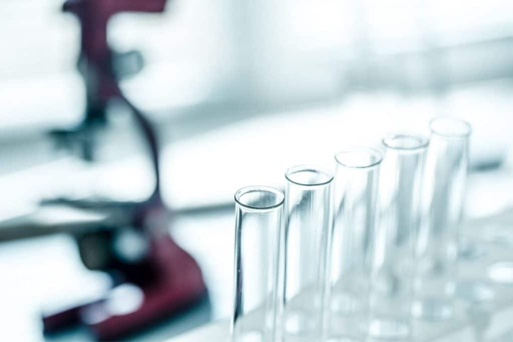 Eprouvettes servant à l'analyse de la qualité de l'eau