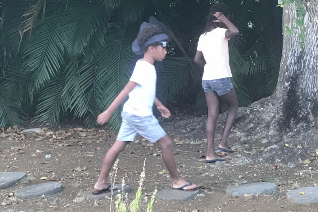 Stan équipé de son chapeau de pirates