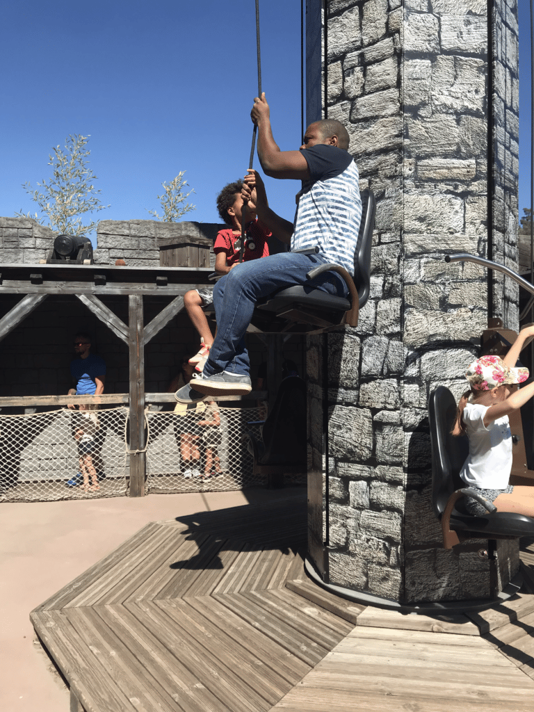 Hissez haut, un manège où il faut se hisser à la force des bras