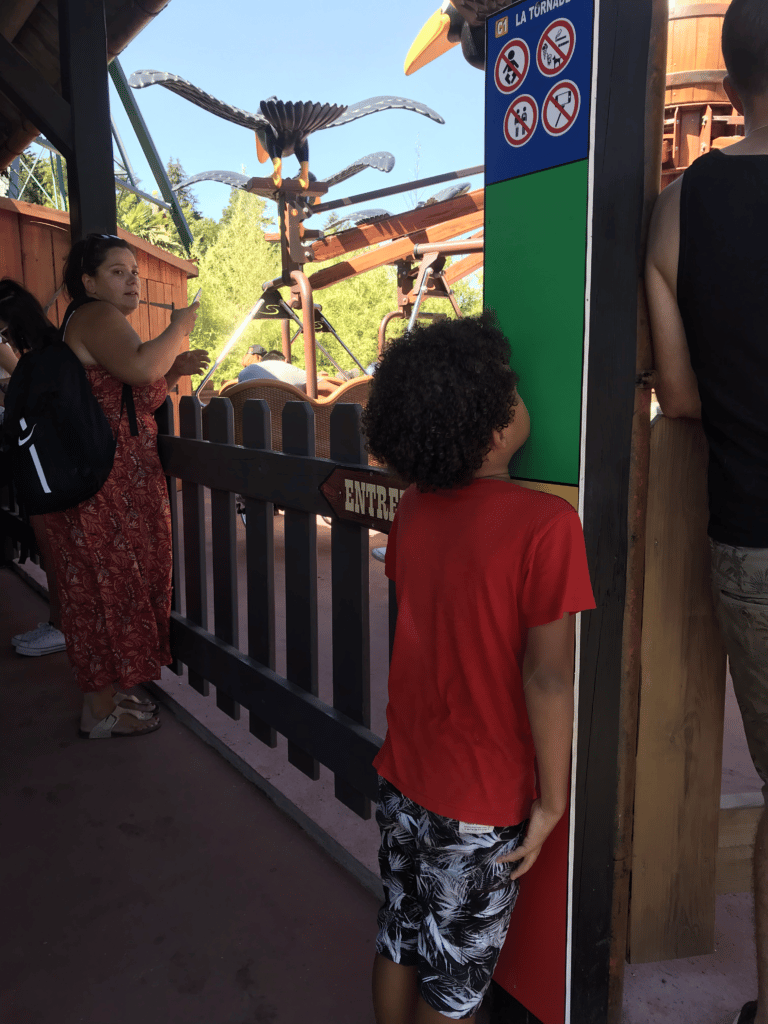 Il faut se mesurer pour savoir si on peut rentrer dans les manèges du Fraispertuis