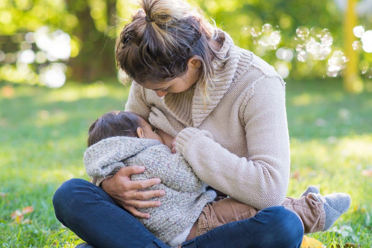 Choisir d'allaiter est une solution pratique pour le quotidien