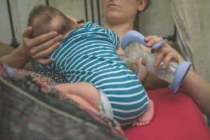 Maman tirant son lait